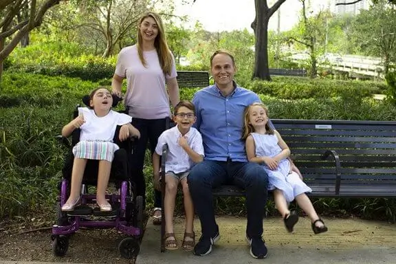 Familie mit Kind, das VNS Therapy erhält